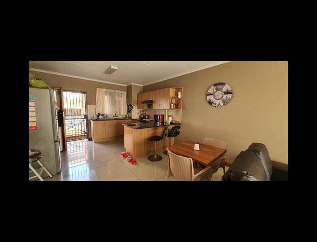 2 BEDROOM TOWNHOUSE FOR SALE IN MEYERSDAL